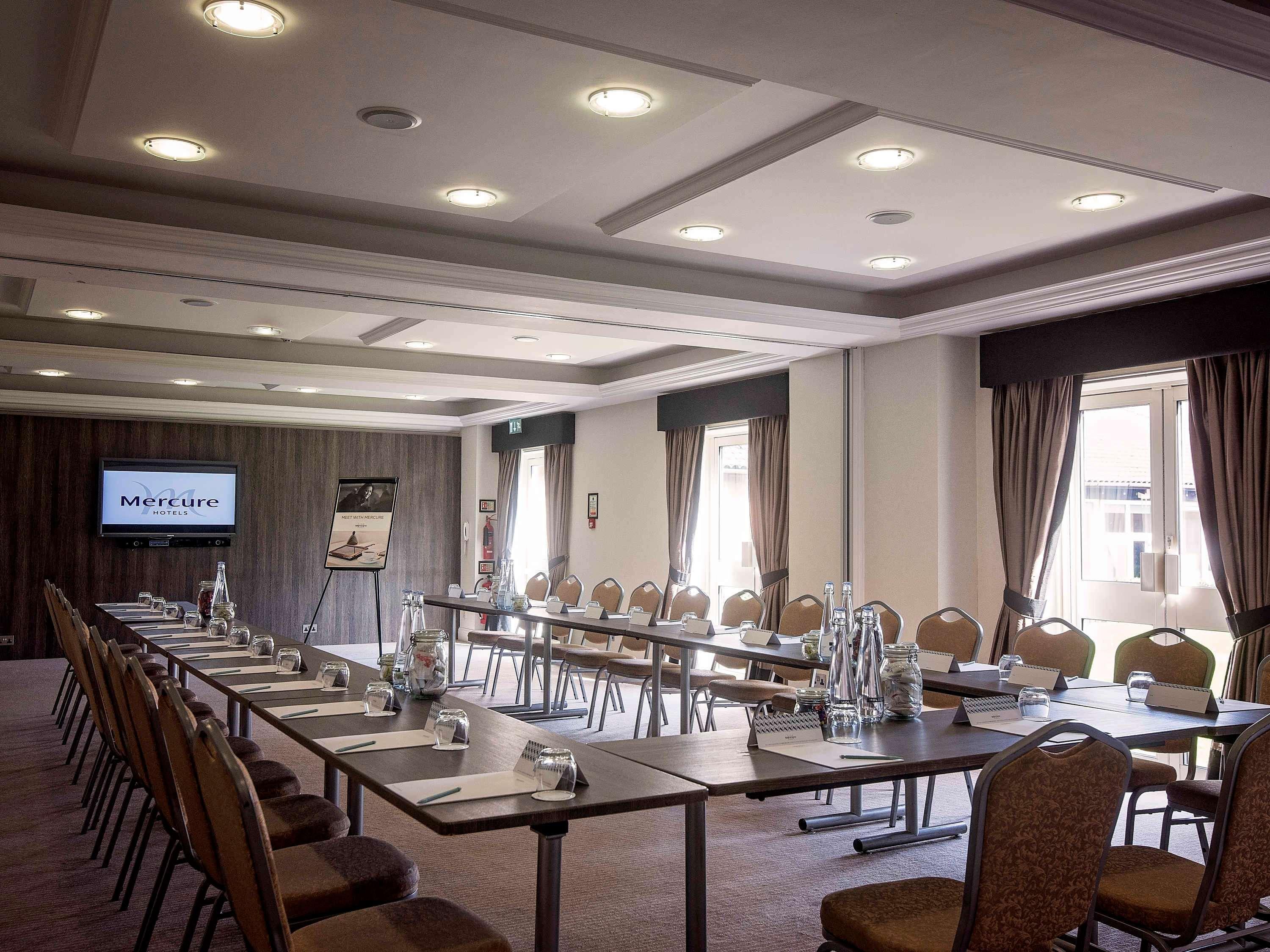 Mercure Milton Keynes Hotel Eksteriør billede